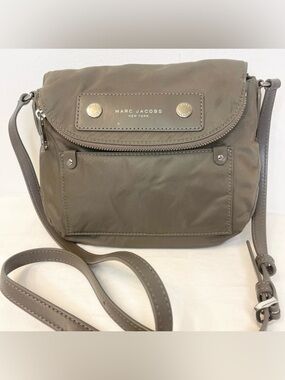 Marc Jacobs Preppy Nylon Mini Natasha Messenger Bag Silver Hardware No Callouts